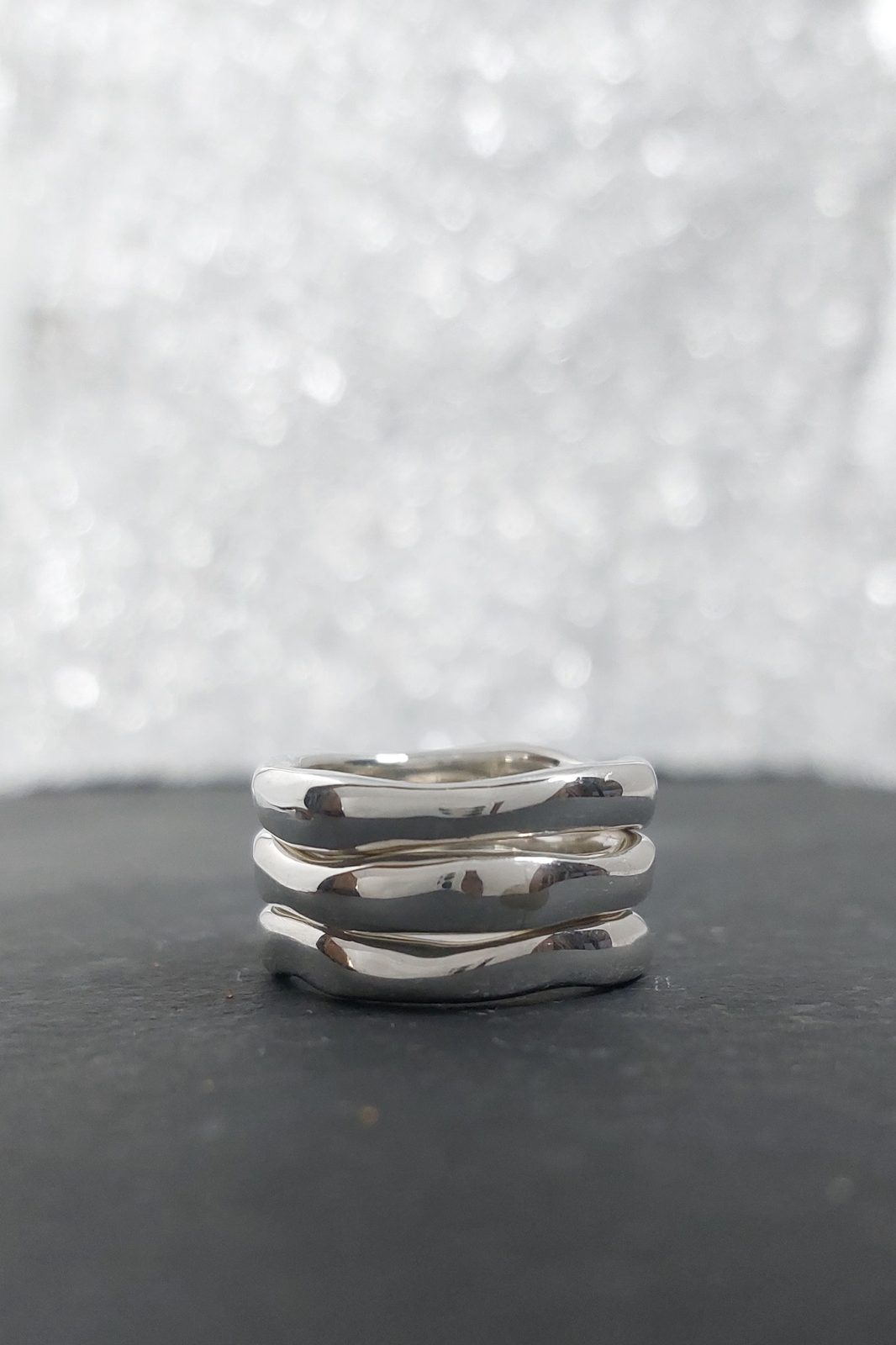 Bague en argent aux lignes ondulées