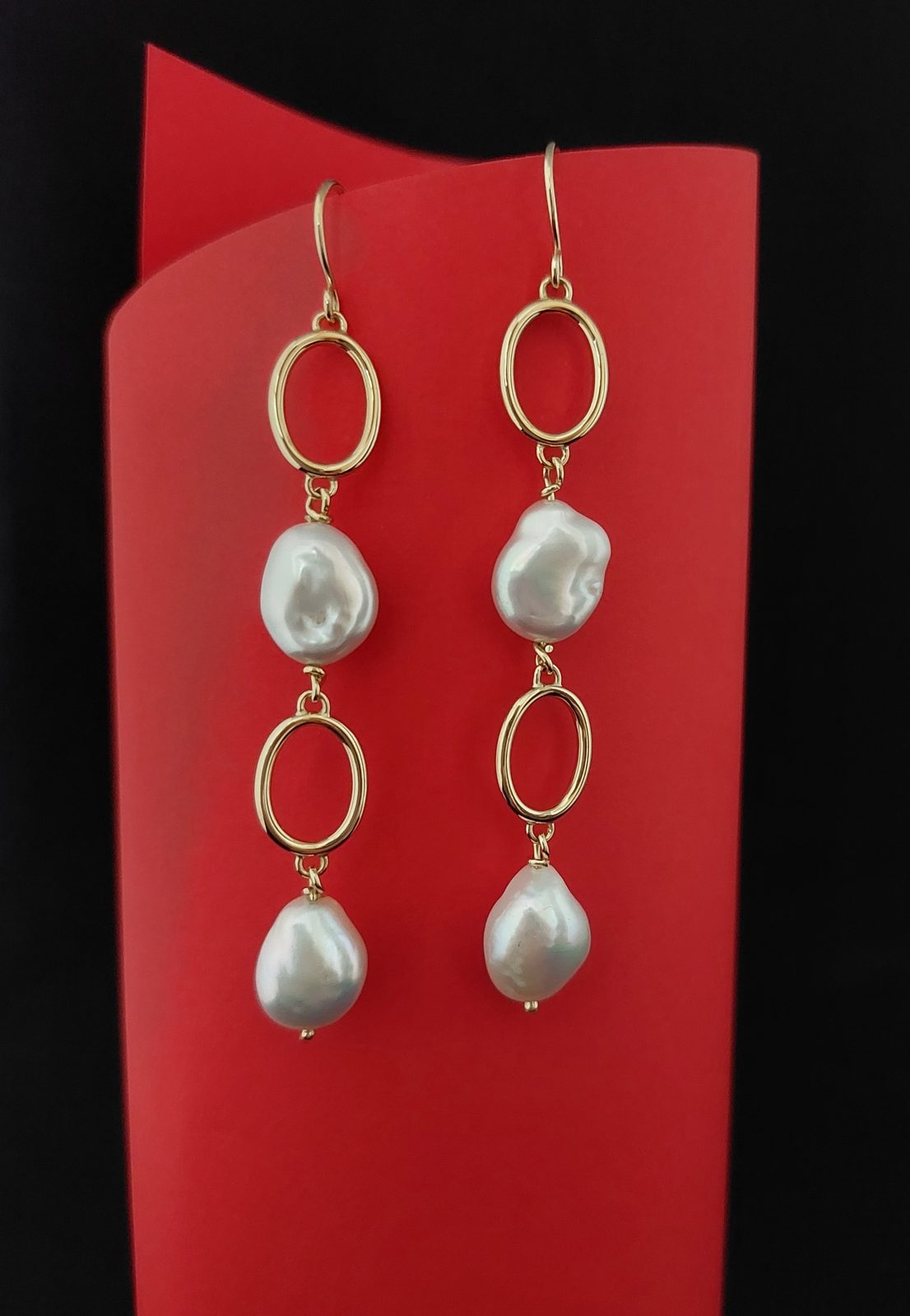 Pendants d'oreilles en or et perles baroques