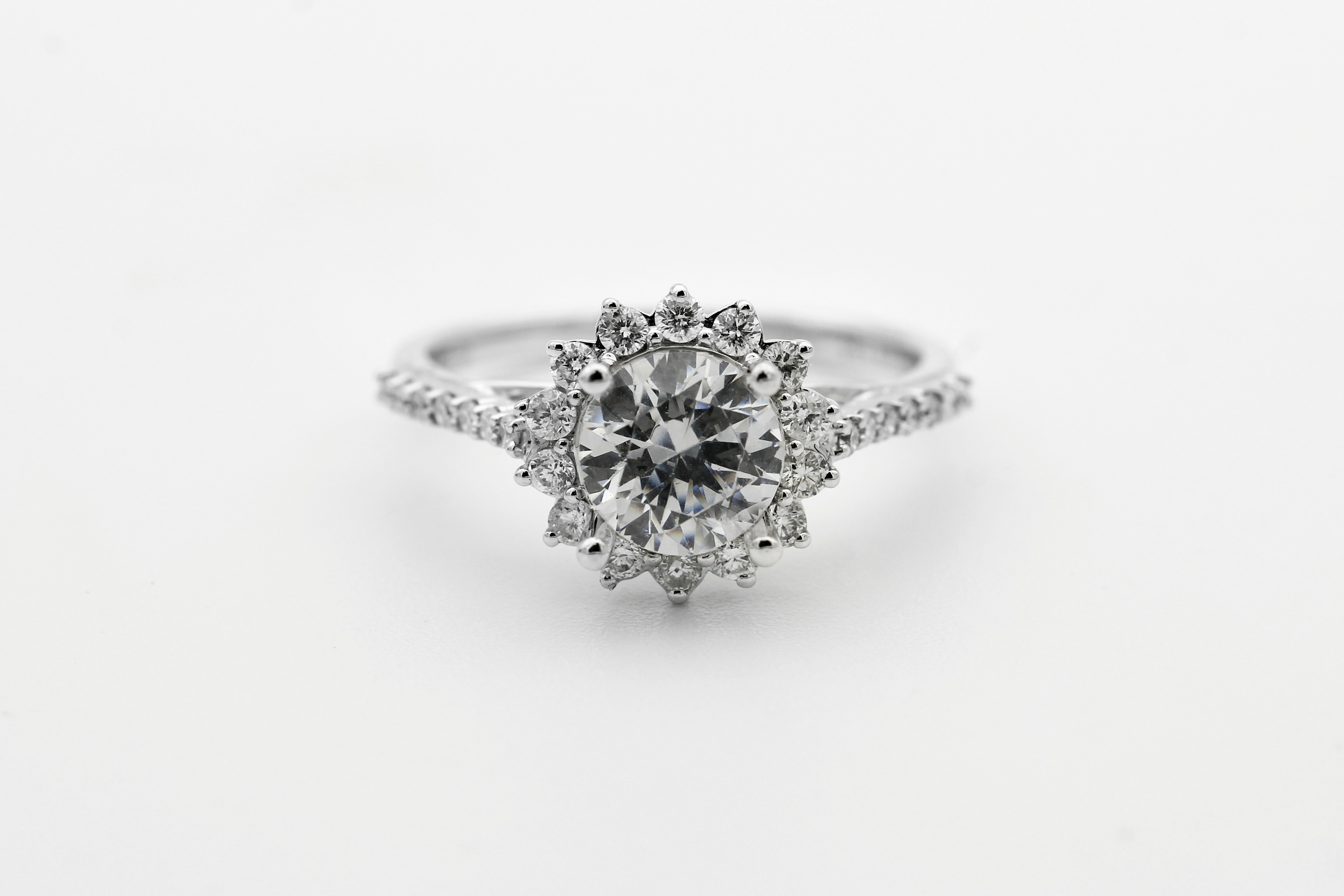Bague halo diamant